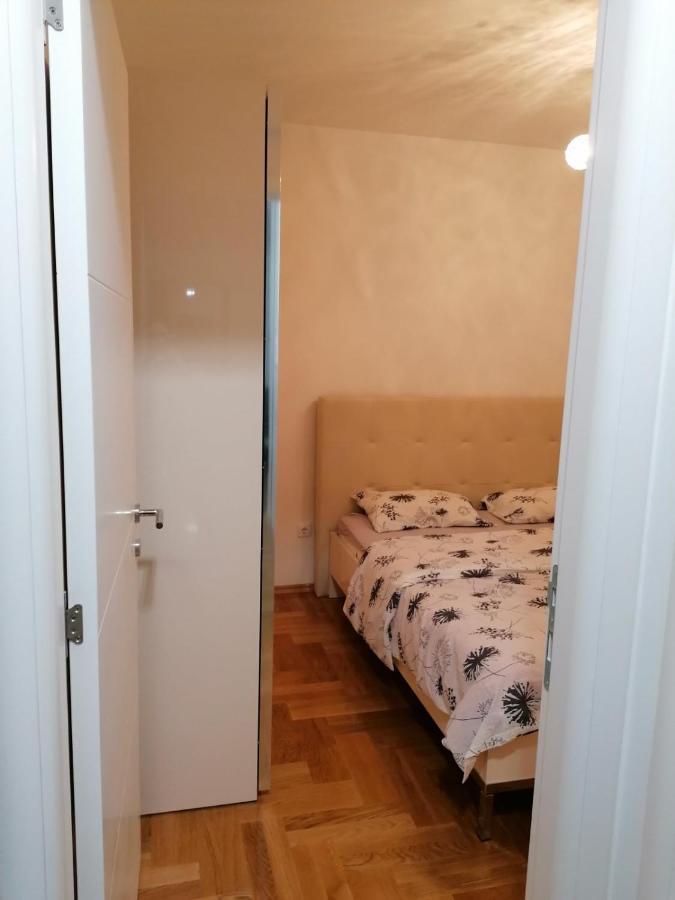 Apartman Venecija Μπάνια Λούκα Εξωτερικό φωτογραφία